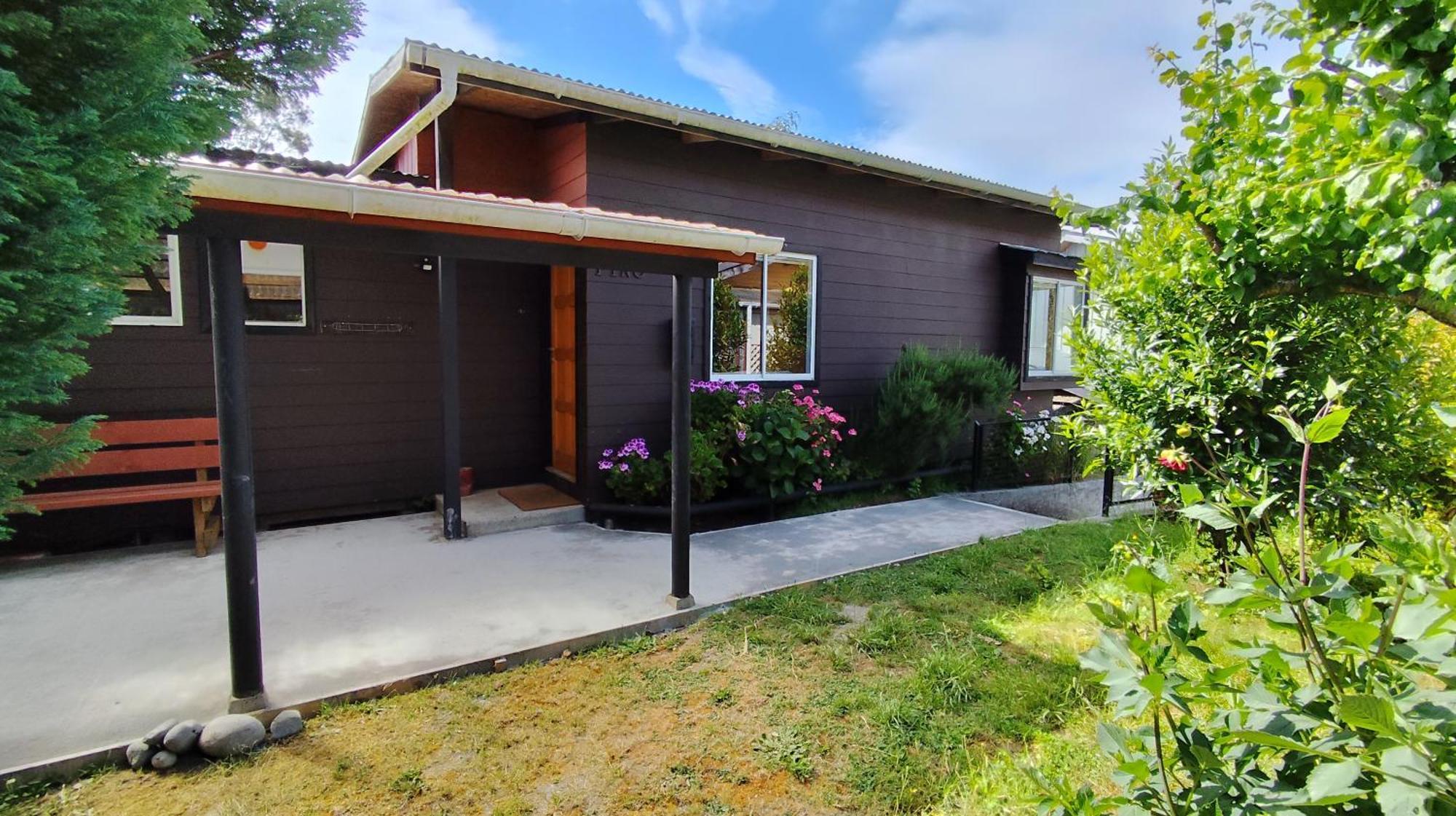 Chalet Yessi Castro